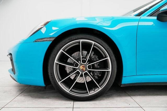 2020 Porsche 911 Carrera