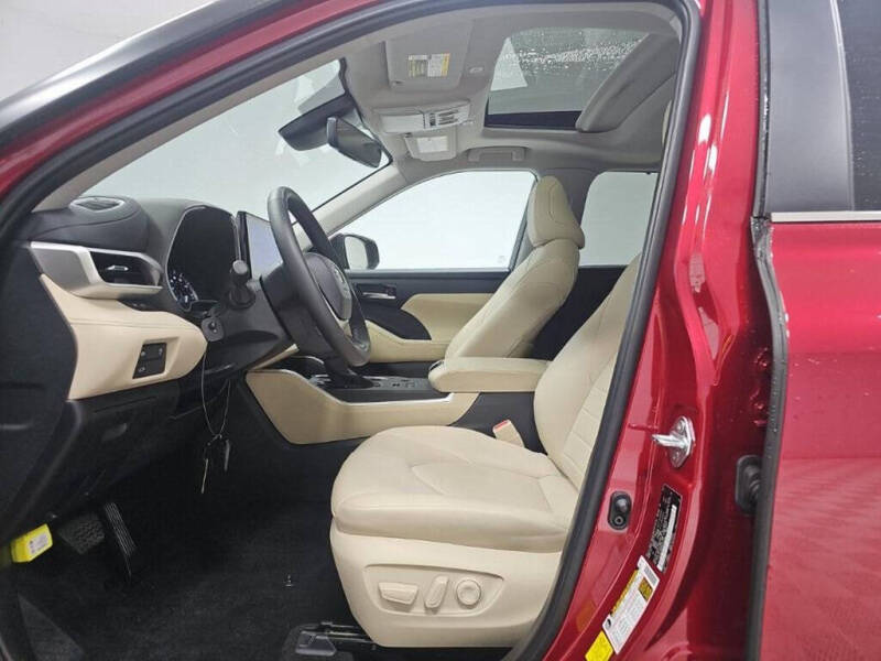 2024 Toyota Highlander XLE