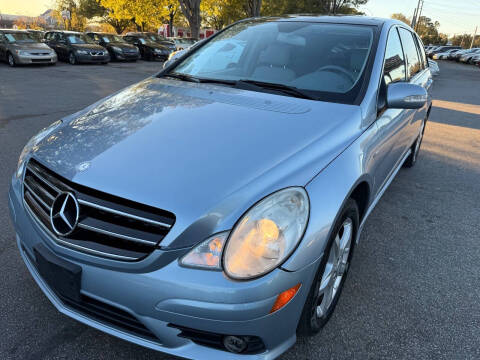 2010 Mercedes-Benz R-Class for sale at Atlantic Auto Sales in Garner NC