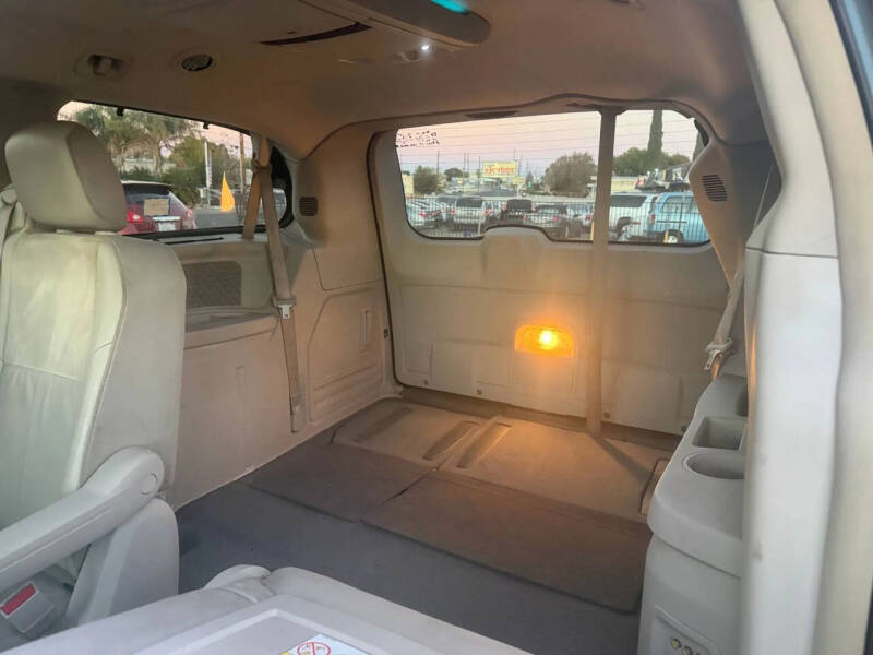 2008 Chrysler Town and Country Limited