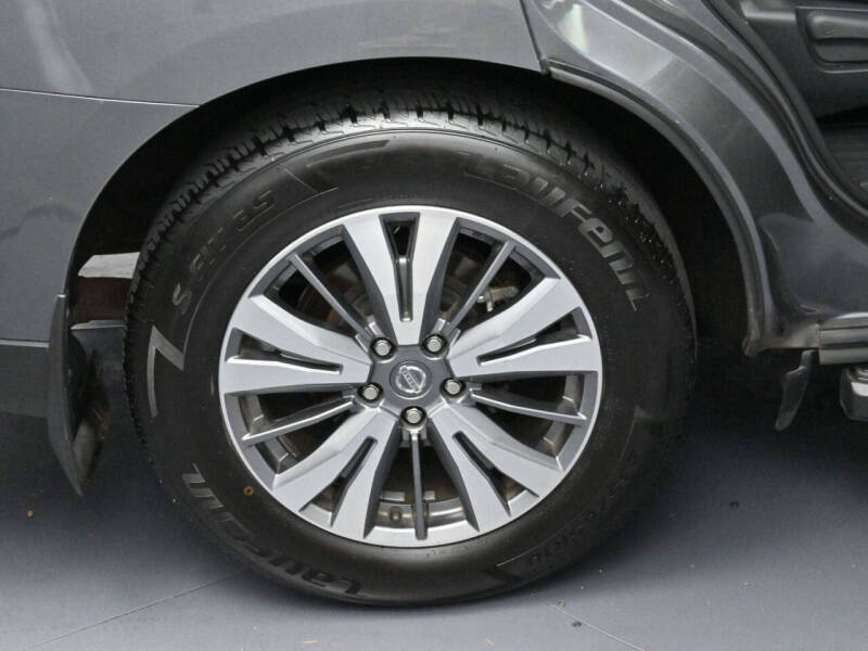 2020 Nissan Pathfinder SL