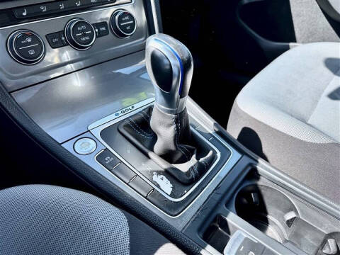 2016 Volkswagen e-Golf SE