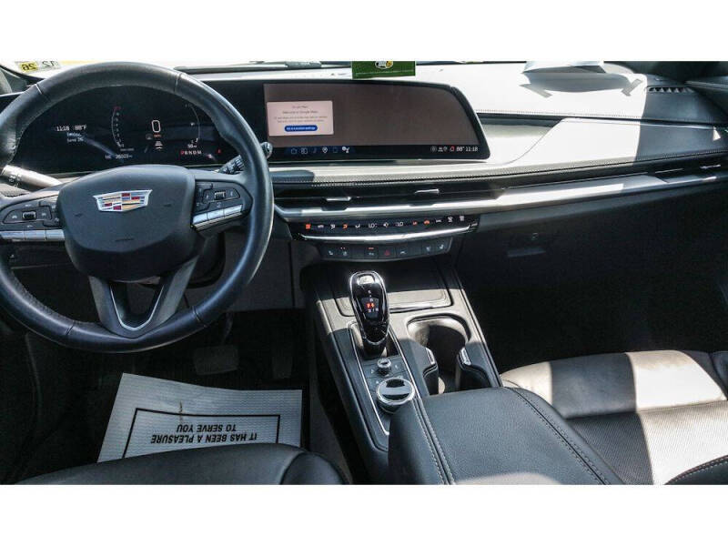 2025 Cadillac XT4 Premium Luxury