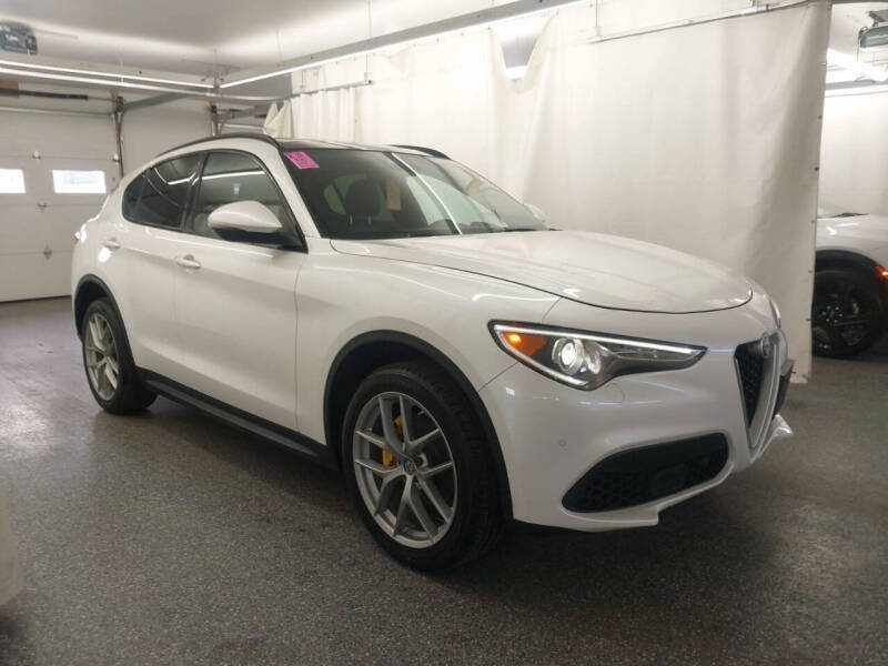 2018 Alfa Romeo Stelvio Ti Sport's photo