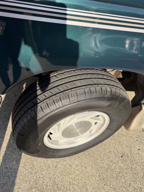 2000 Ford E-Series E-150