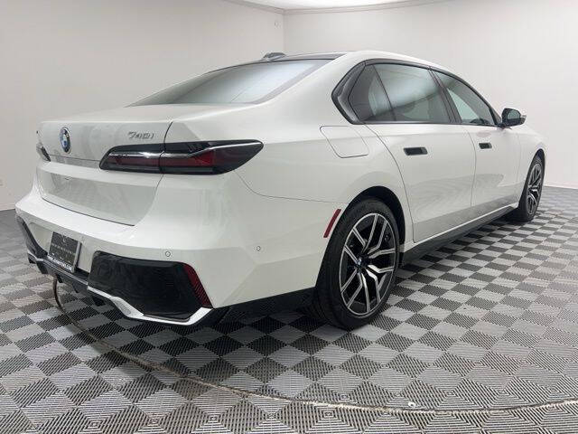 2025 BMW 7 Series 740i xDrive