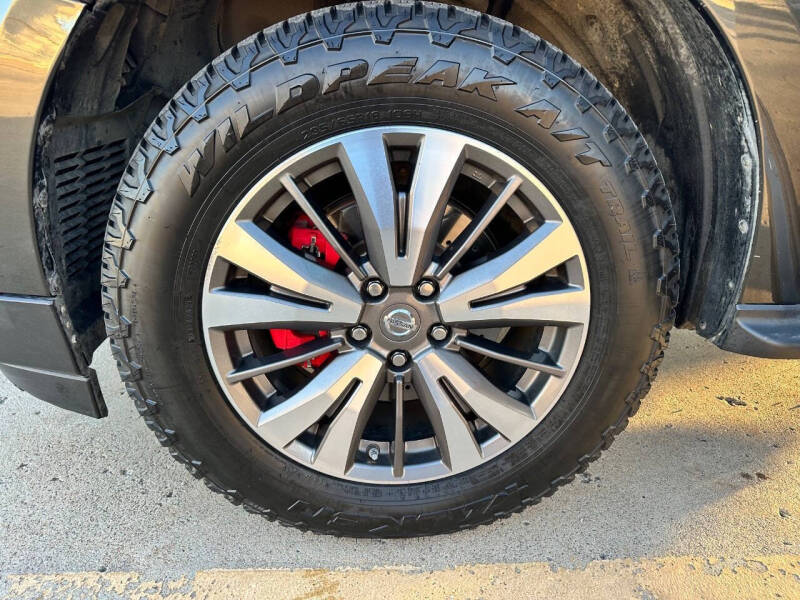 2017 Nissan Pathfinder SL