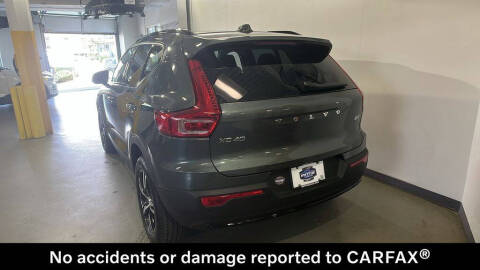 2026 Volvo XC40 B5 Core