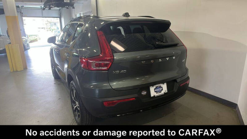 2026 Volvo XC40 B5 Core