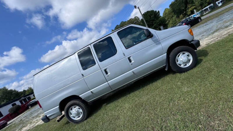 2007 Ford Econoline Van Commercial photo 12