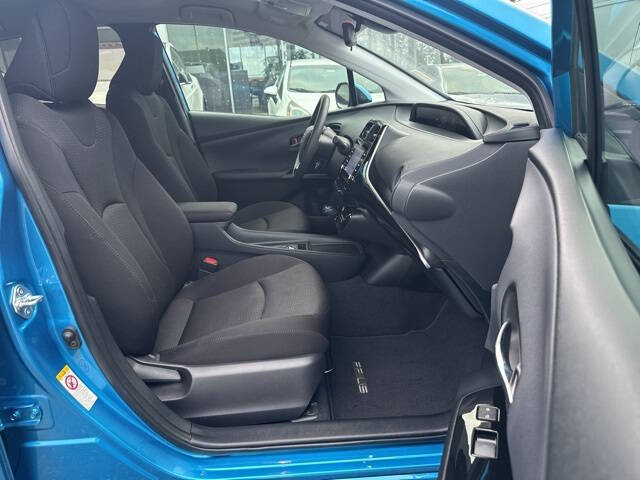 2022 Toyota Prius LE