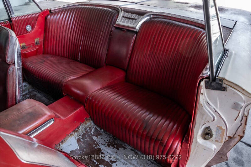 1965 Ford Thunderbird