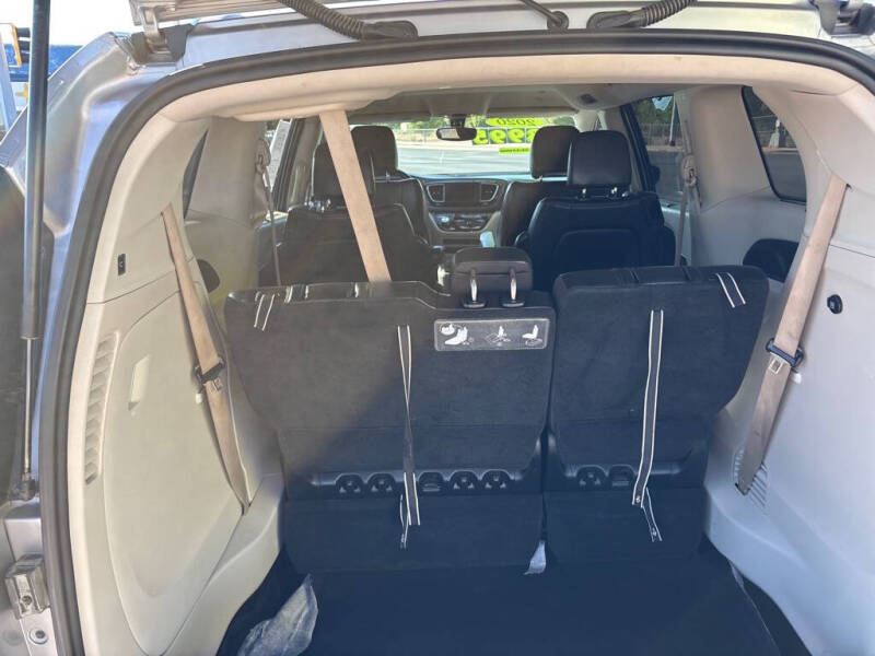 2020 Chrysler Pacifica Touring L