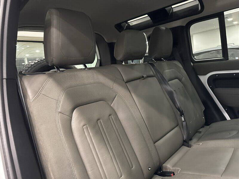 2021 Land Rover Defender 110 SE