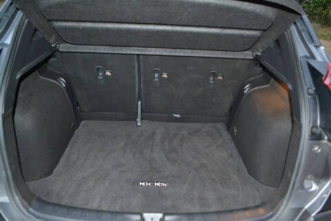 2020 Nissan Kicks SR