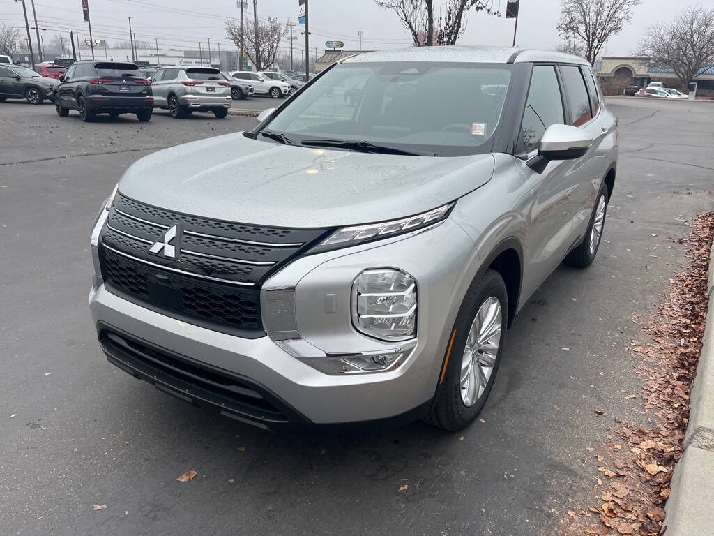 2024 Mitsubishi Outlander for sale at Axio Auto Boise in Boise, ID