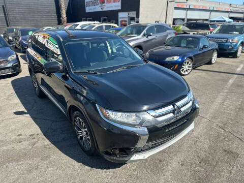 2017 Mitsubishi Outlander ES
