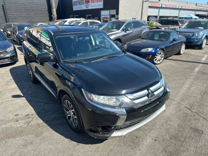 2017 Mitsubishi Outlander ES