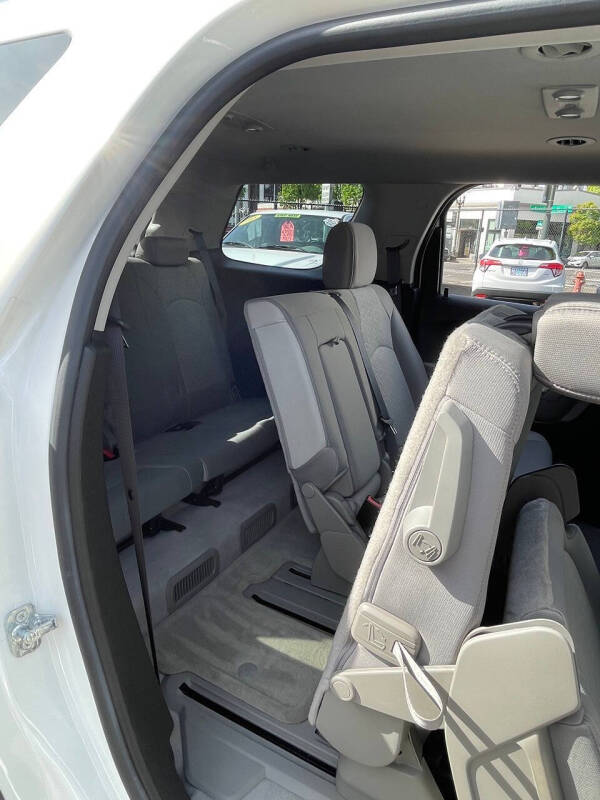 2011 GMC Acadia SLE