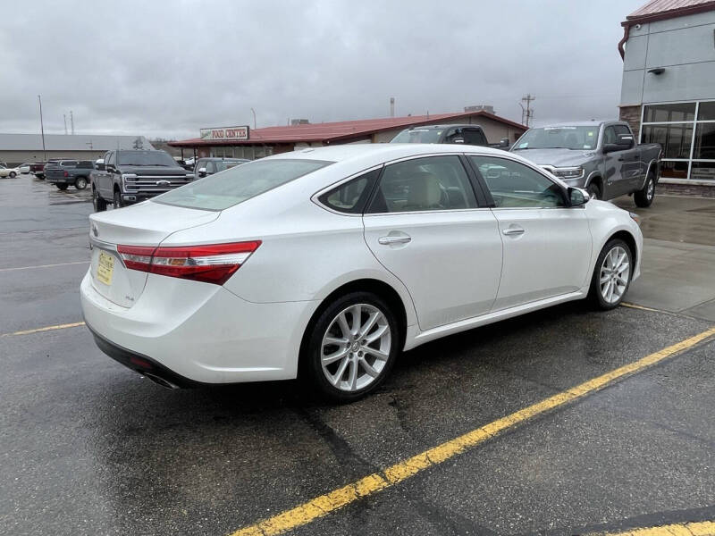 2013 Toyota Avalon XLE