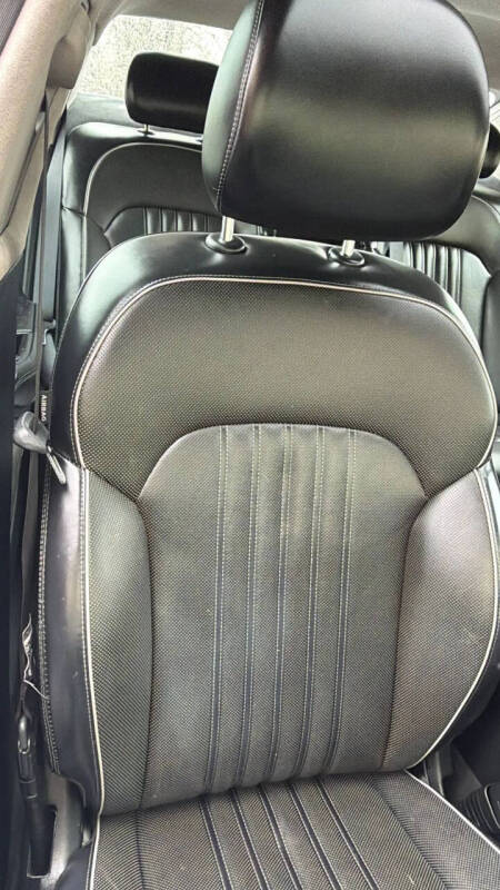 2017 Genesis G90