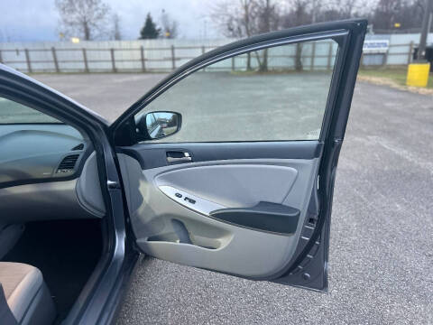 2016 Hyundai Accent SE