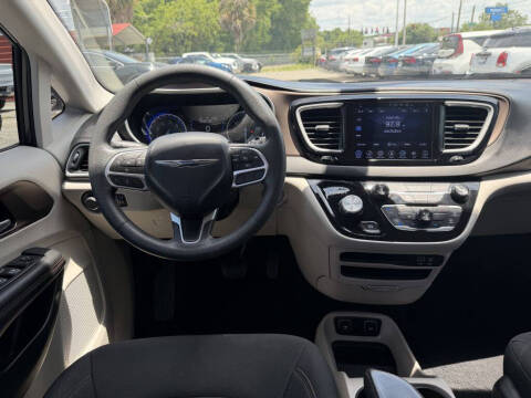 2017 Chrysler Pacifica Touring