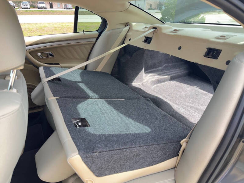 2019 Ford Taurus SE