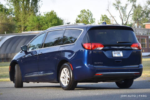 2020 Chrysler Pacifica Touring L
