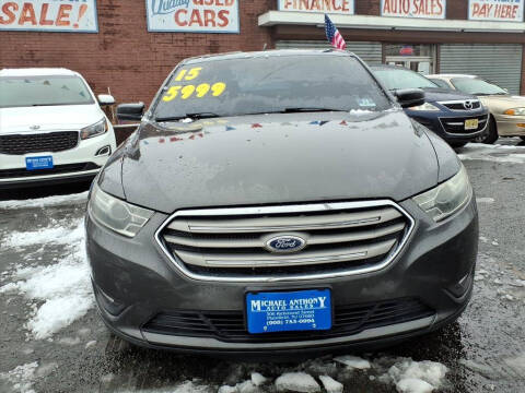 2015 Ford Taurus SEL