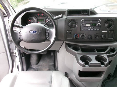2017 Ford E-Series E-350 SD