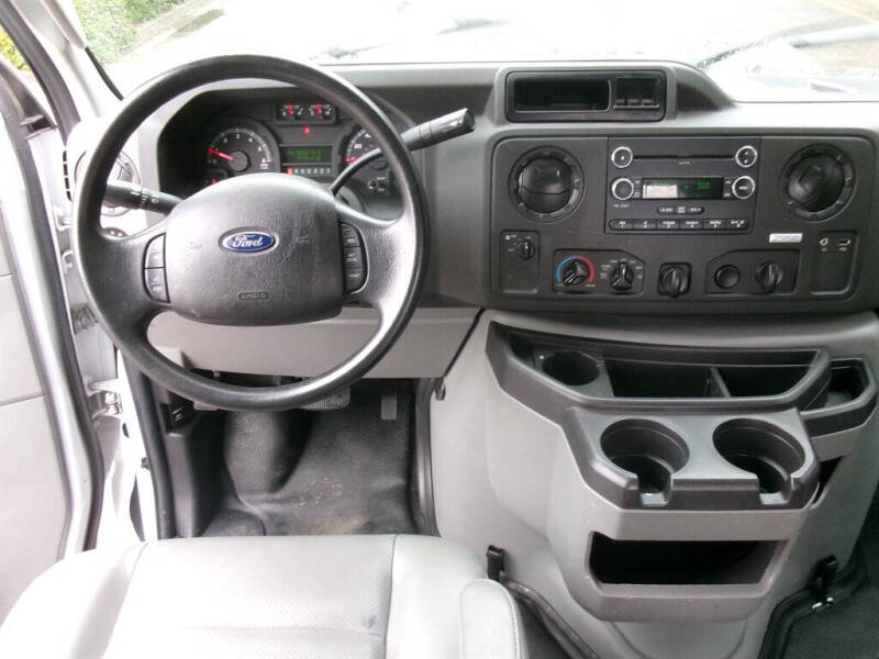 2017 Ford E-Series E-350 SD