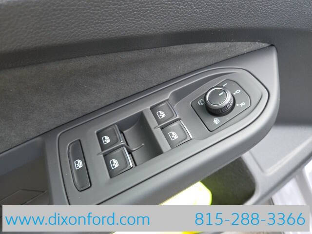 2025 Volkswagen Golf GTI SE