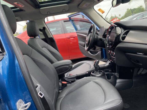 2024 MINI Hardtop 4 Door Cooper