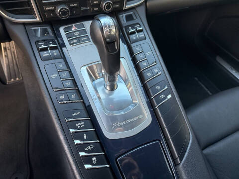 2015 Porsche Panamera 4S