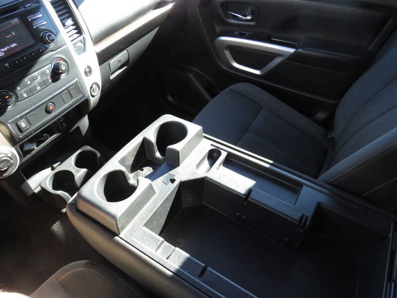 2018 Nissan Titan SV