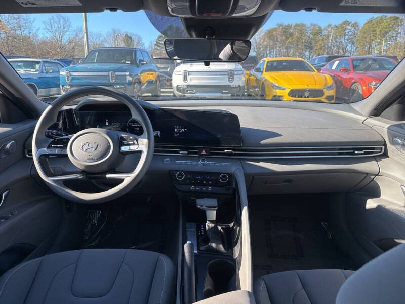 2024 Hyundai Elantra SEL