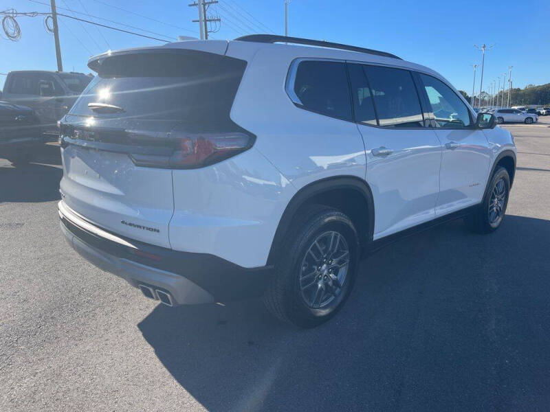 2025 GMC Acadia Elevation