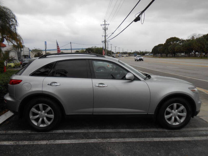 2005 Infiniti FX35