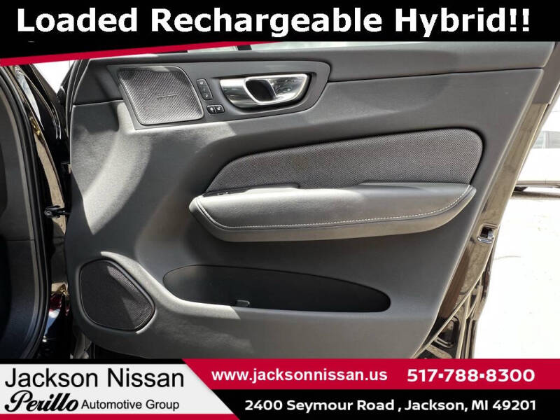 2022 Volvo XC60 Recharge T8 R-Design