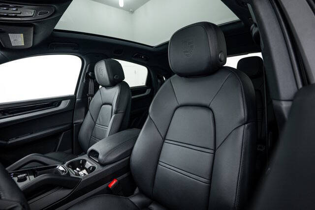 2025 Porsche Cayenne Coupe