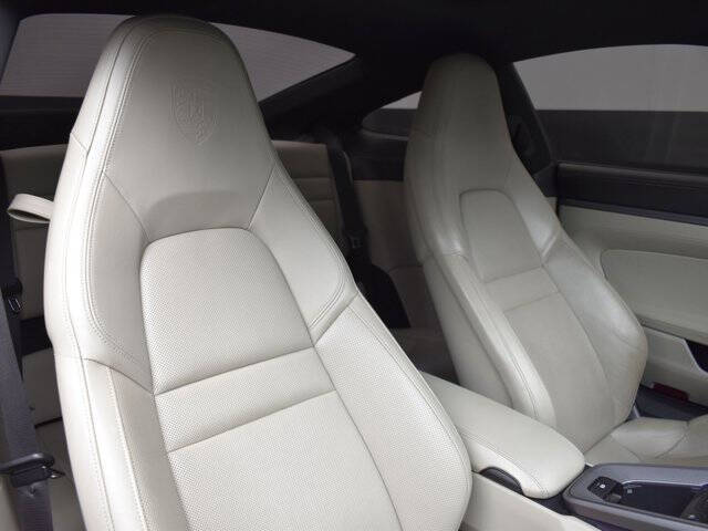 2022 Porsche 911 Carrera