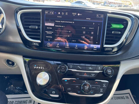 2024 Chrysler Pacifica Touring L