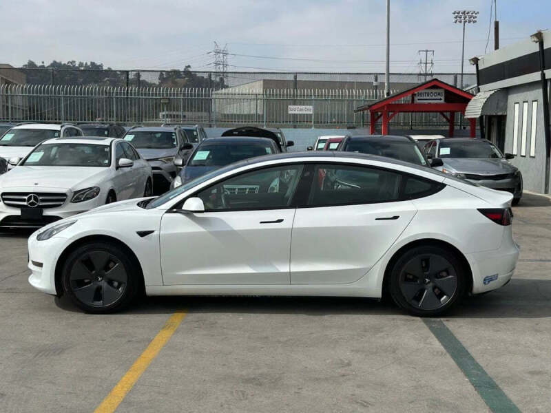 2021 Tesla Model 3 Standard Range Plus