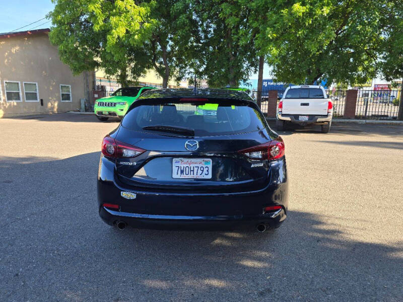 2017 Mazda MAZDA3 Sport