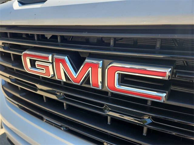 2026 GMC Sierra 1500 Elevation Standard
