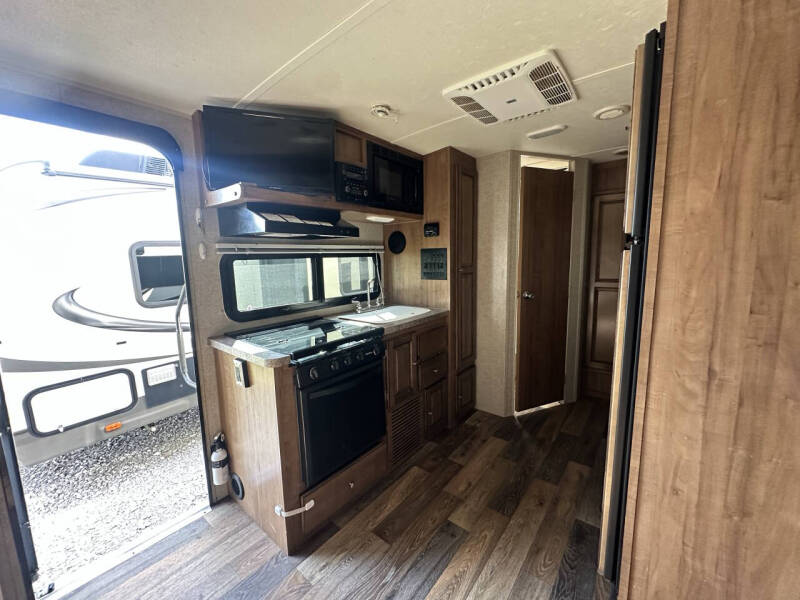 2016 Forest River Rockwood  Roo 233S