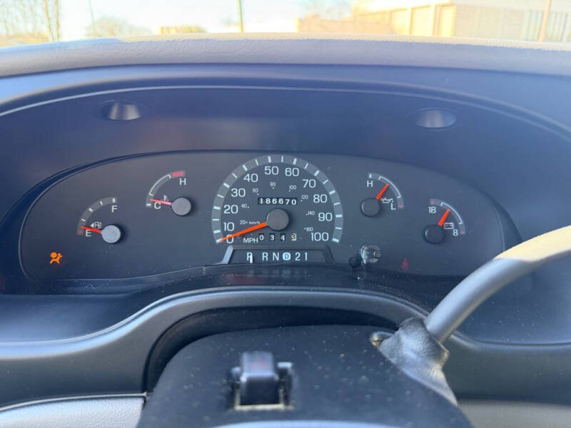 2001 Ford E-Series
