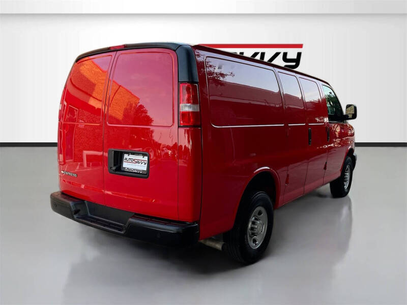 2024 Chevrolet Express 2500