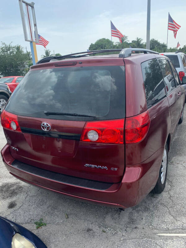 2008 Toyota Sienna CE 8-Passenger